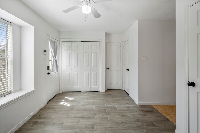 Building Photo - 11735 Alief Clodine Rd