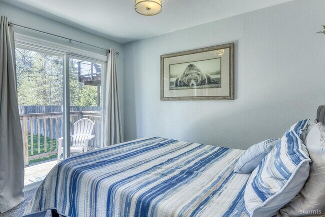 Building Photo - Single Family Home For Rent