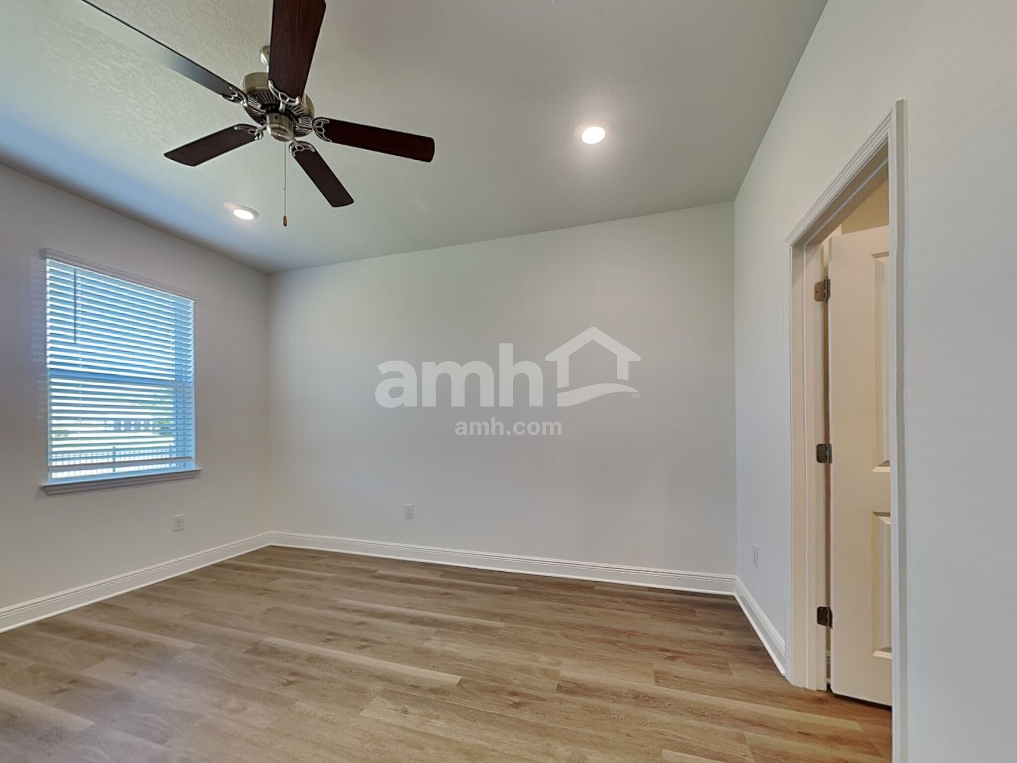 Building Photo - 6387 Atlantic Bch Ave