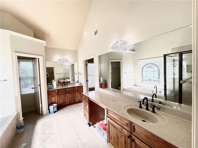 Building Photo - 2620 Village Chase Dr NW