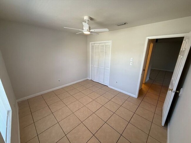 Building Photo - Gulf Breeze - Greenbriar Estates- 2 bedroom, 1 bathroom - water and lawn care included