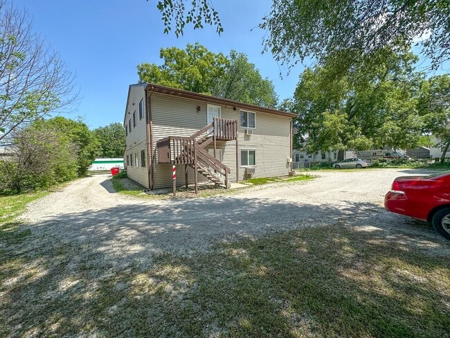 Interior Photo - 321 Stanton