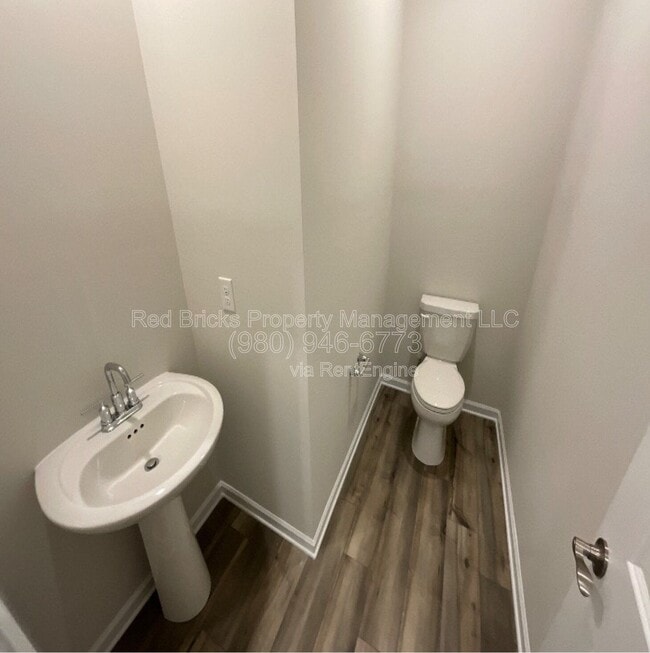 Building Photo - 1618 Swallow Tail Dr