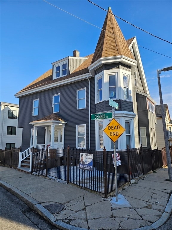 Building Photo - 46 Dennis St