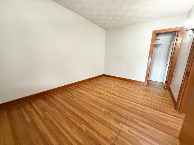 Building Photo - 328 Olmstead Ave