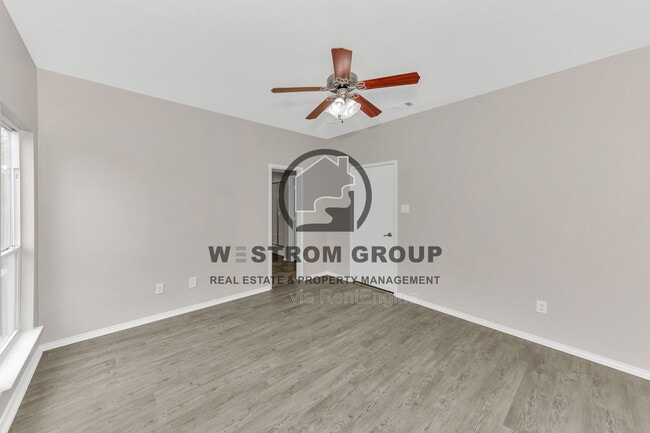 Building Photo - 2201 Sweetwood Dr