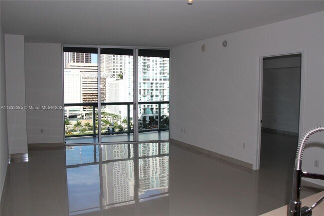Building Photo - 475 Brickell Ave