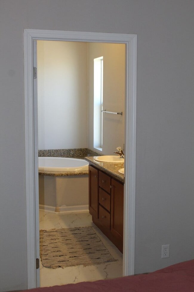 Building Photo - 3 Bed 2 Bath Home for Rent in Anza on 2 plus acres