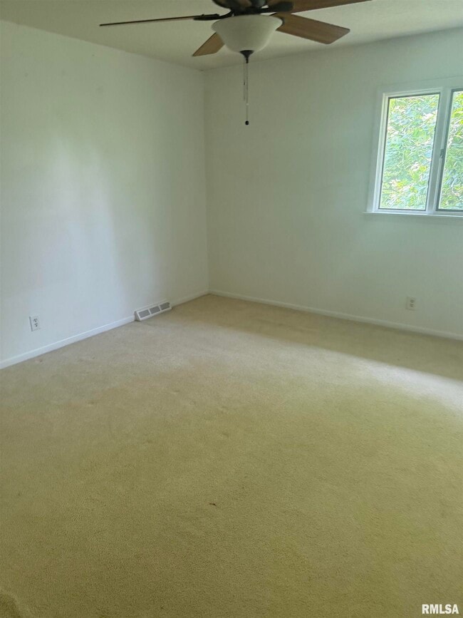 Building Photo - 3060 Parkwild Dr