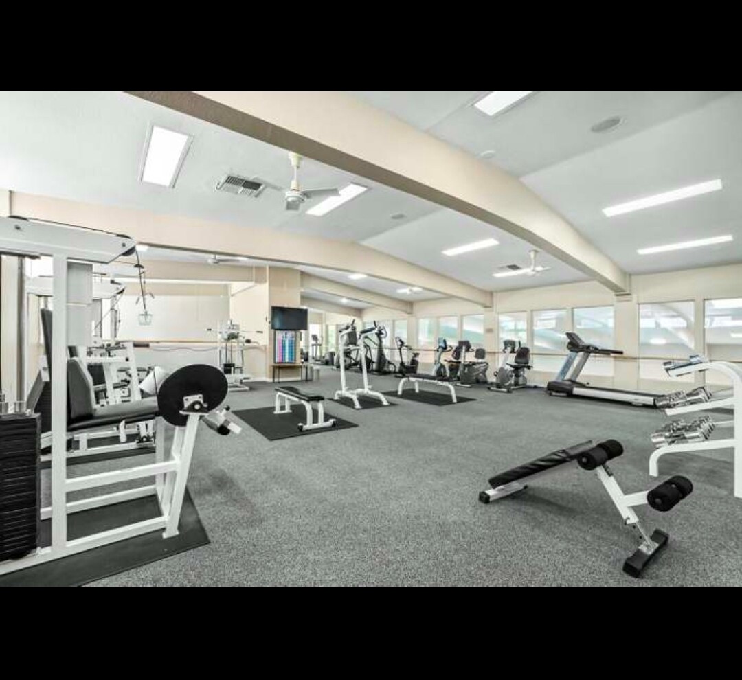 Building Photo - 310 Tradewinds Dr