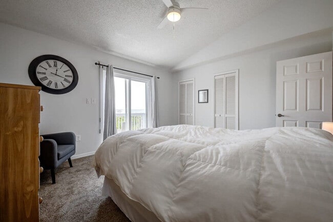 Building Photo - 603 Shorewood Dr