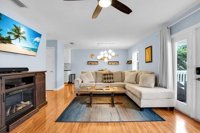 Building Photo - 101 Pompano Dr SE