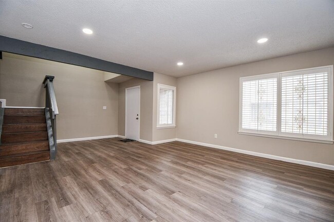 Building Photo - 12569 Wellington Park Dr