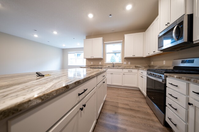 Building Photo - 16415 Jaffna Pl