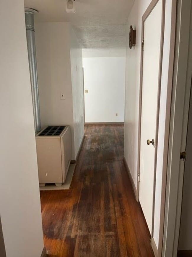 Building Photo - Section 8 Accepted on the 3 bedroom, 1 bath home.