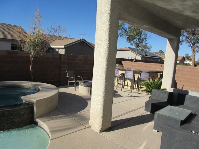 Building Photo - 4 BEDROOM POOL HOME IN GREEN VALLEY RANCH