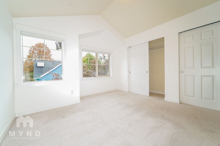 Building Photo - 314 25th Ave S