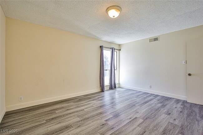 Building Photo - 316 Santa Fe St