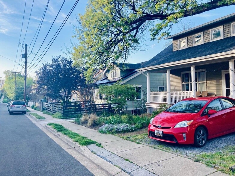 Building Photo - 6749 Eastern Ave