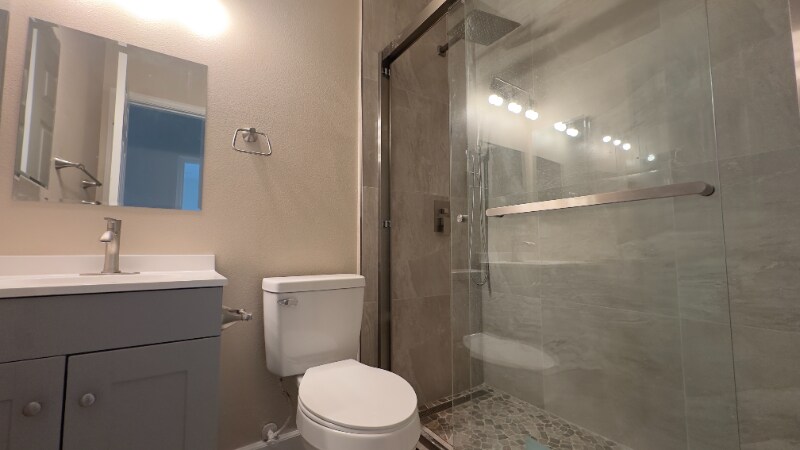 Building Photo - 39391 Tiburon Dr