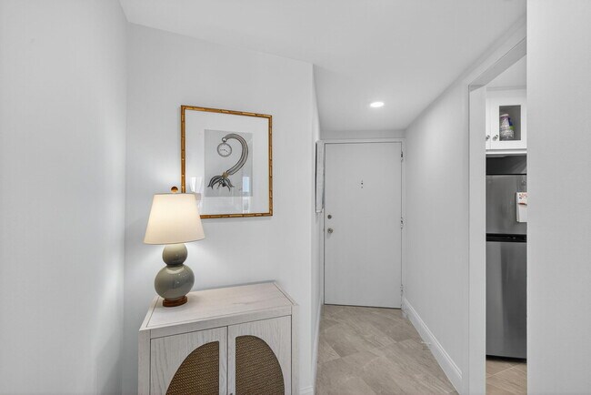 Building Photo - 2600 N Flagler Dr