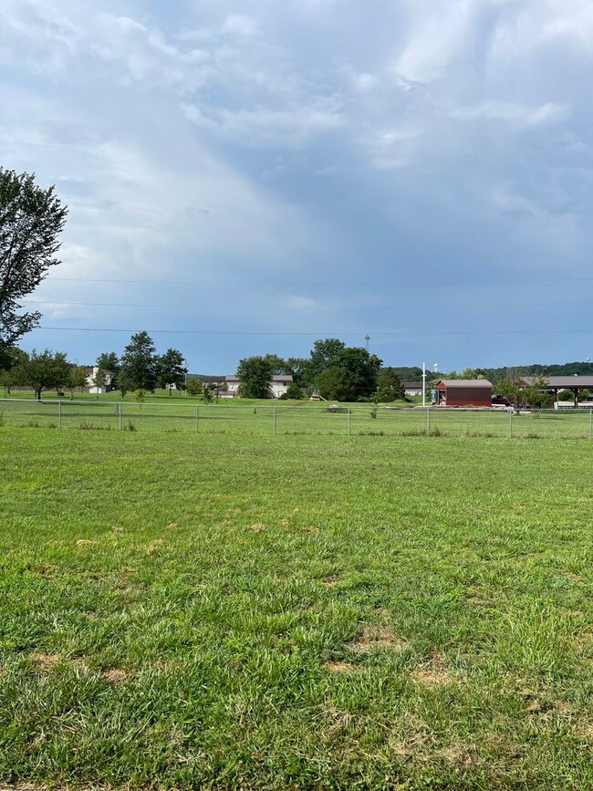 Building Photo - Available 7/25! If you are looking for a l...