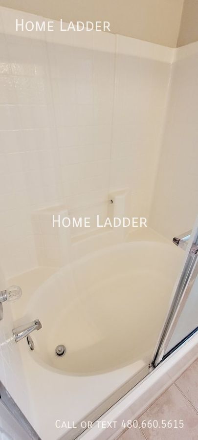 Building Photo - 10423 W Pasadena Ave