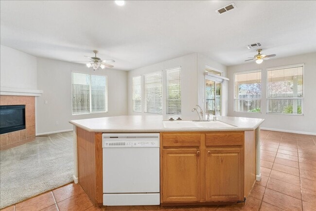 Building Photo - 1073 Huntly Dr