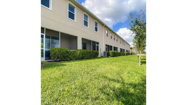Building Photo - 2728 Blossom Wy