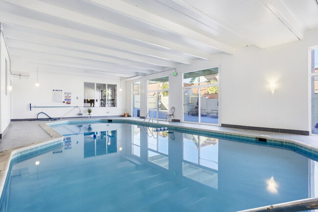 Building Photo - Spacious Cap Hill Condo with Garage Parking