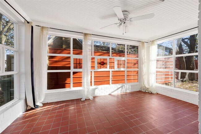 Building Photo - 3014 Prospect St