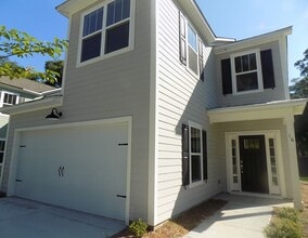 Building Photo - 16 Circlewood Dr