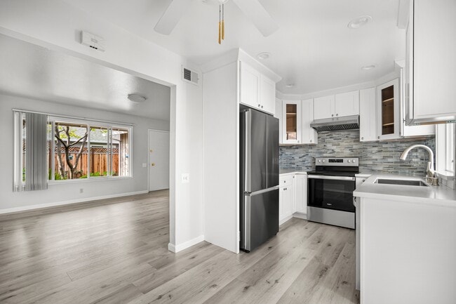 Building Photo - 661 Harvard Ave