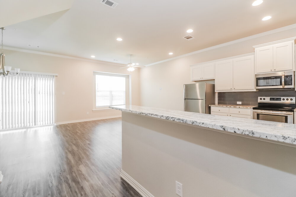 Building Photo - 1213 Summerset Ln