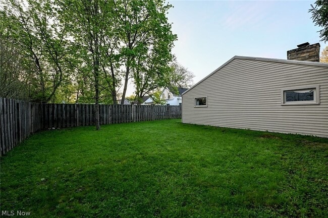 Building Photo - 287 Edgewood Dr