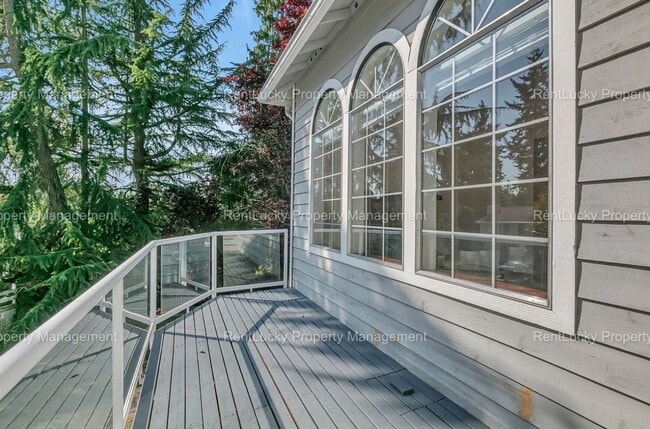 Building Photo - Beautifully Maintained 3-Bedroom Home in Prime Federal Way Location