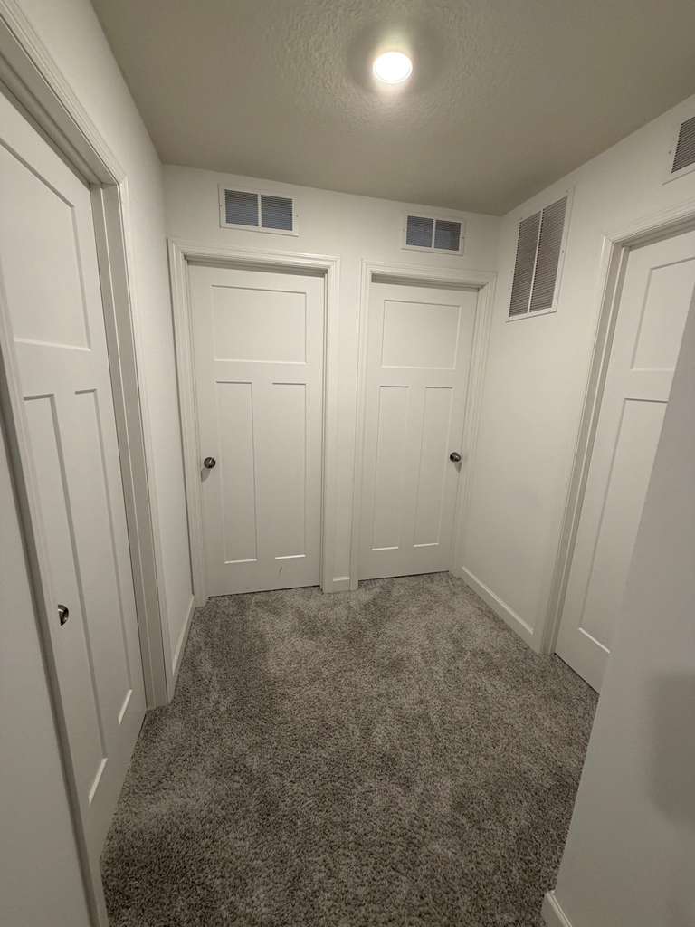 Building Photo - 10604 Heron Ave S