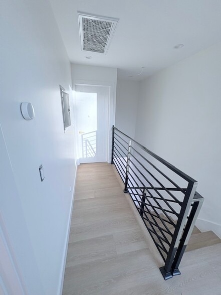 Building Photo - 8315 Kittyhawk Ave