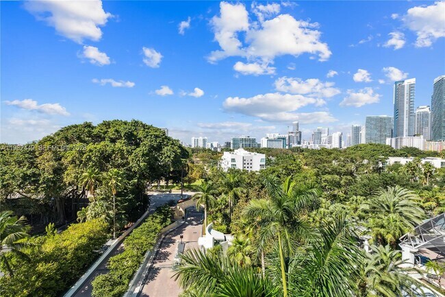 Building Photo - 1643 Brickell Ave