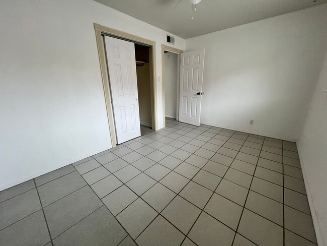 Building Photo - Cozy Affordable Charming 2 Bed, 1 Bath Home