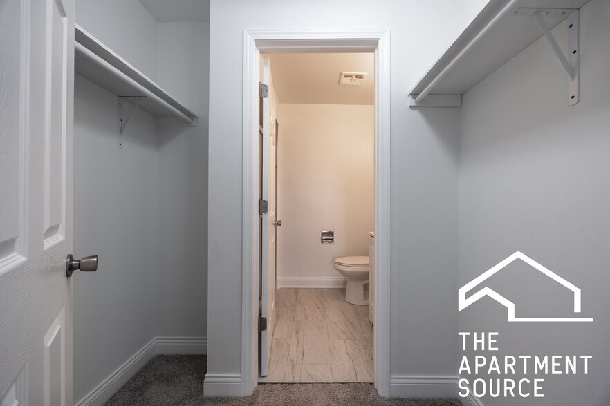 Building Photo - 112 N Kenilworth Ave