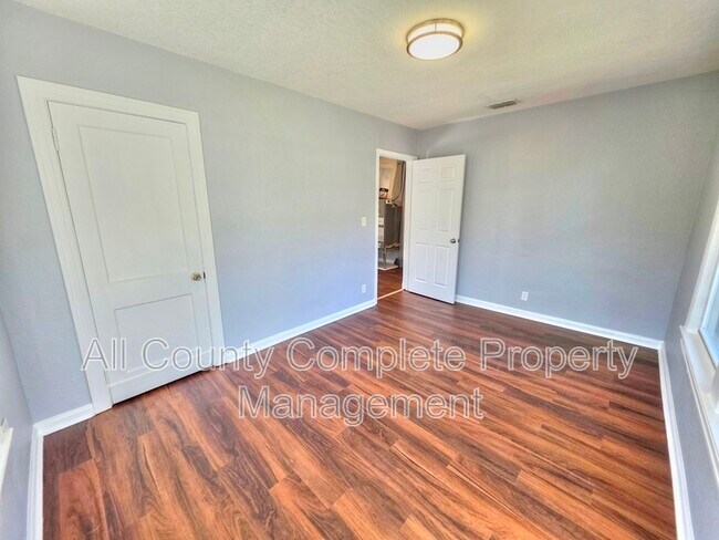 Building Photo - 616 Woodbine St