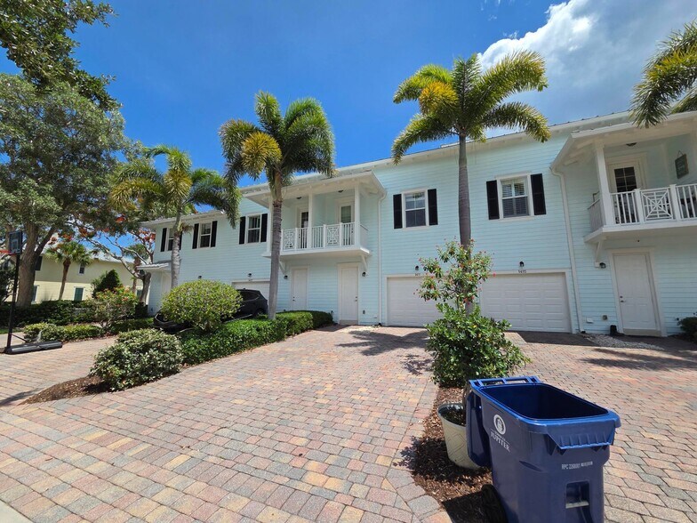 Building Photo - 1411 N Jeaga Dr
