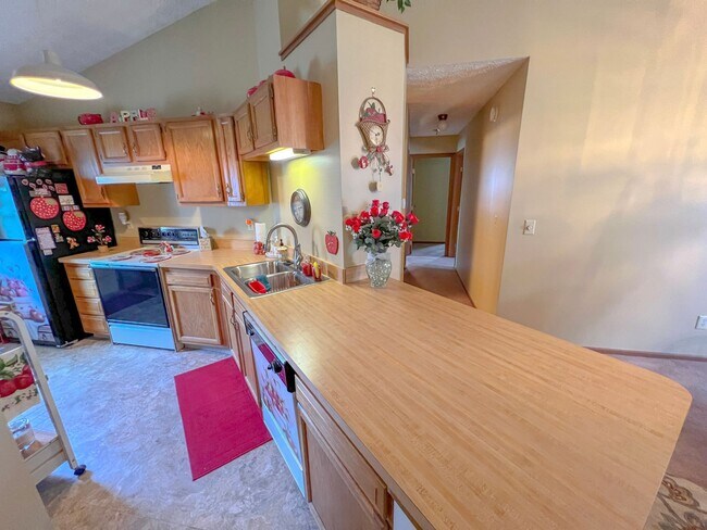 Building Photo - Stunning Rental Home in Indian Creek - Rey...