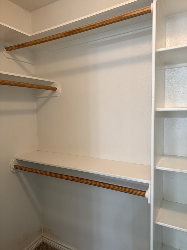 Building Photo - 223 Karten Ln