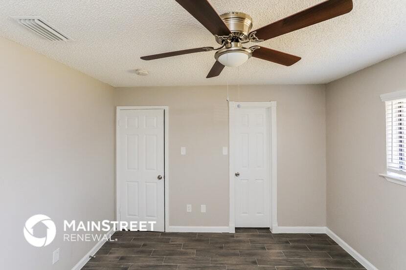 Building Photo - 10405 Kinslow Dr