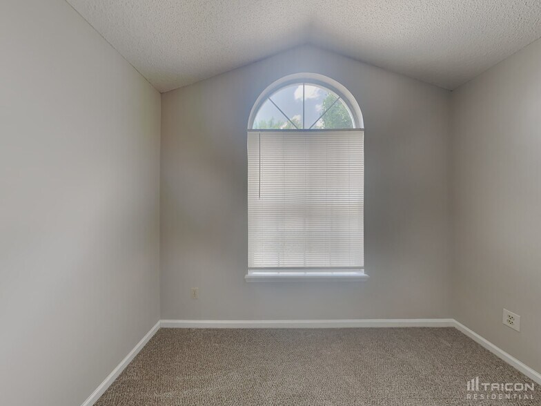 Building Photo - 8163 Teaticket Dr