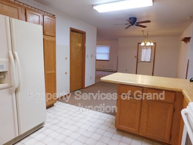 Building Photo - 13 Madeira Ct