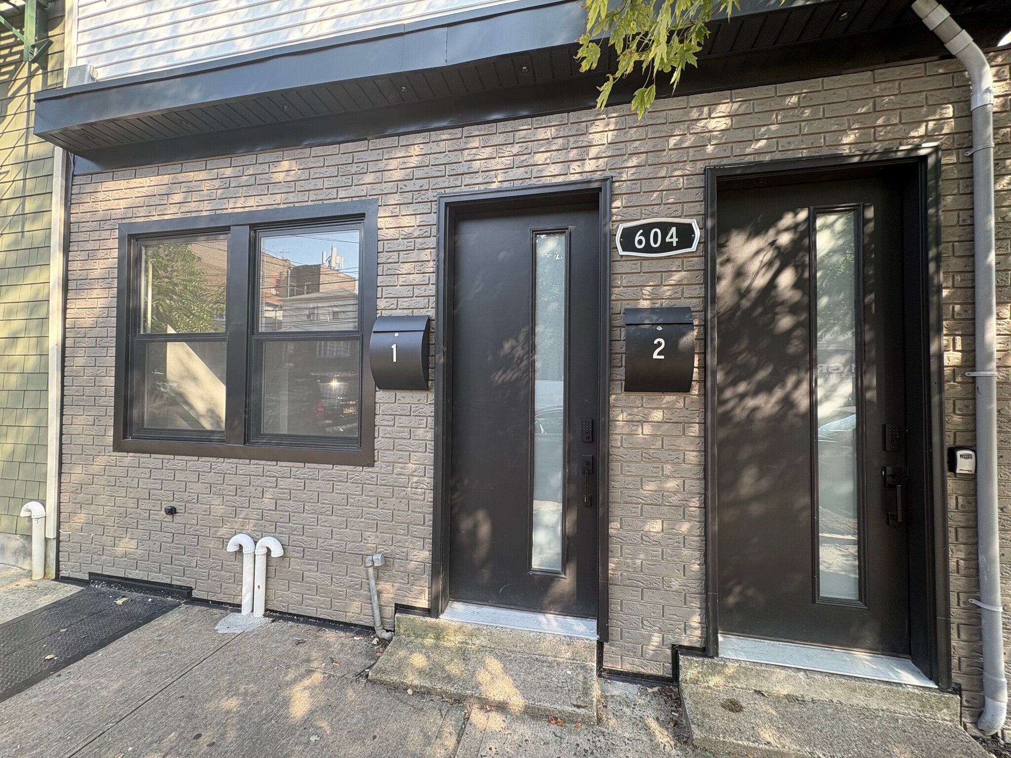 Building Photo - 604 Palisade Ave