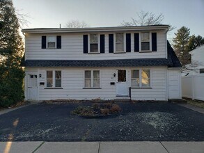 Building Photo - 23 Vincent Ave